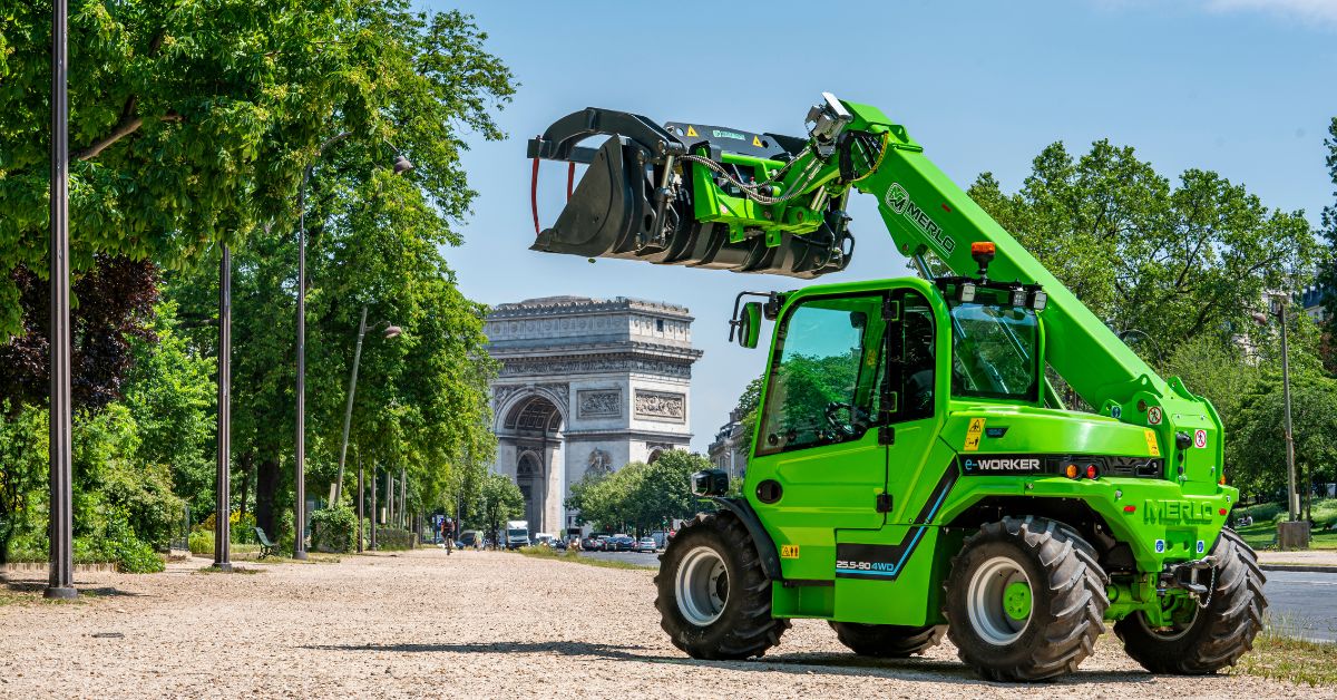merlo-e-worker-ambientato-centro-urbano